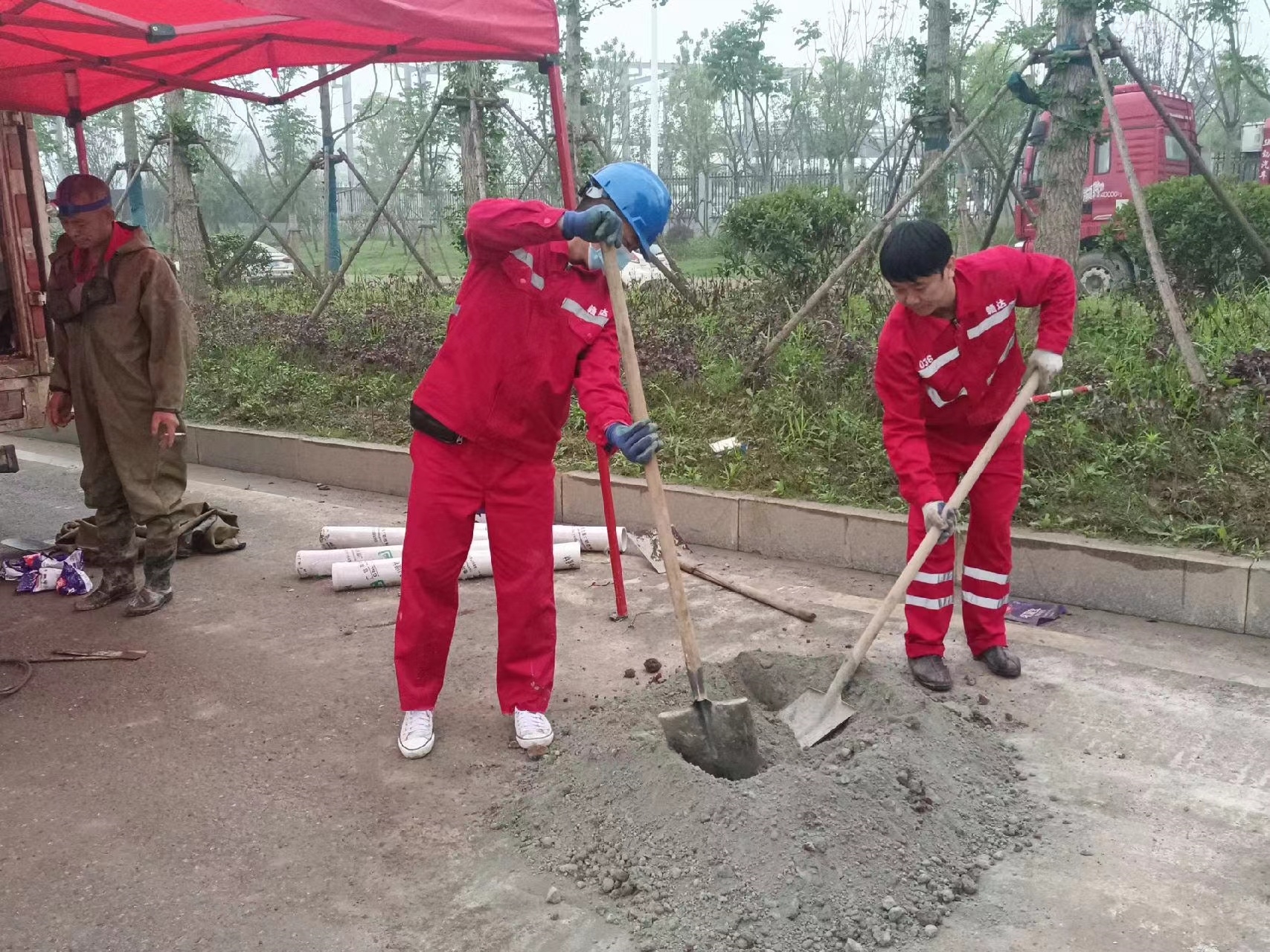 登封管道疏通哪家好】及时进行市政管道清淤